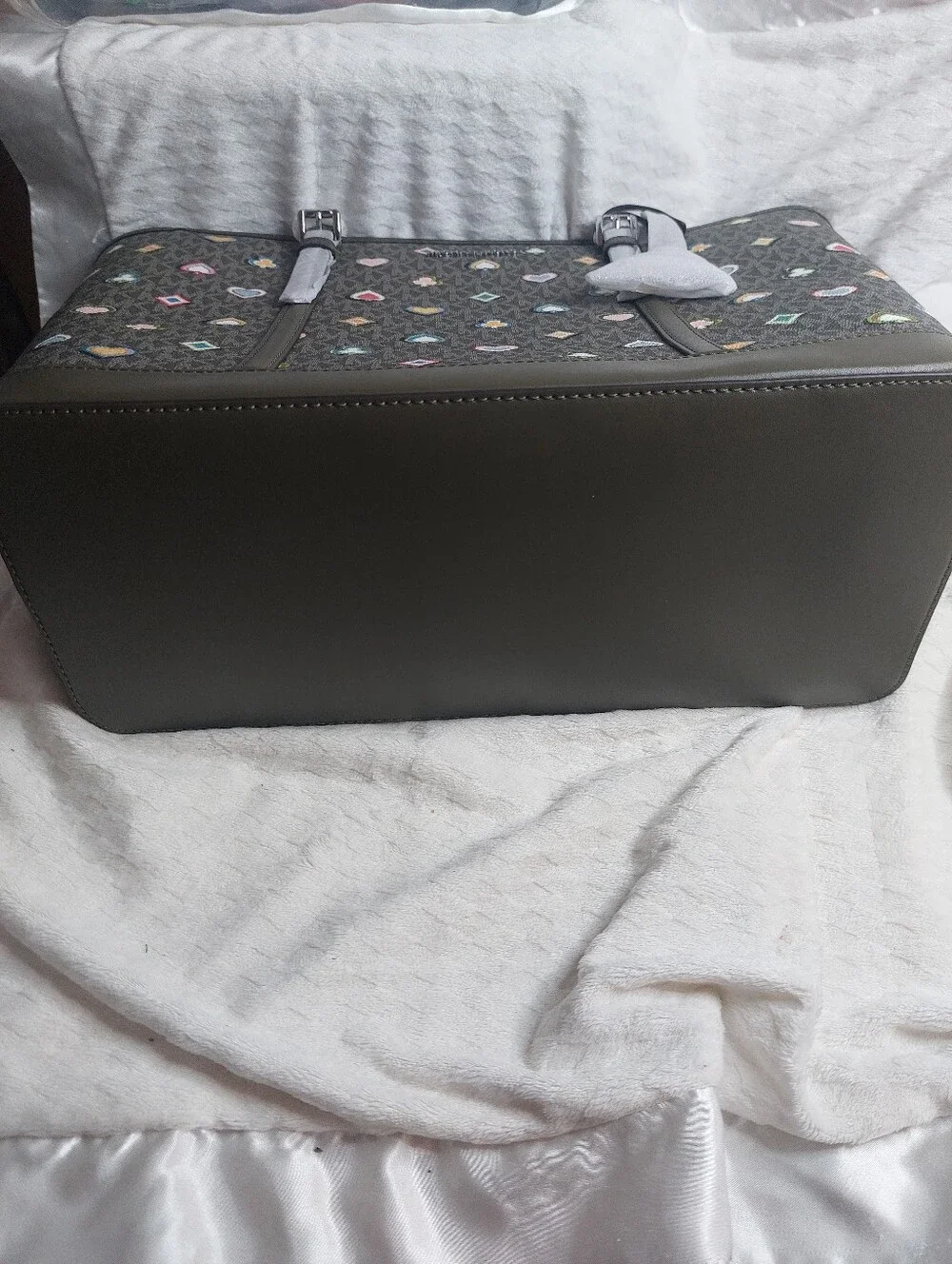 Michael Kors Jet Set Large Printed Signature Logo Olive Tote Shoulder Bag